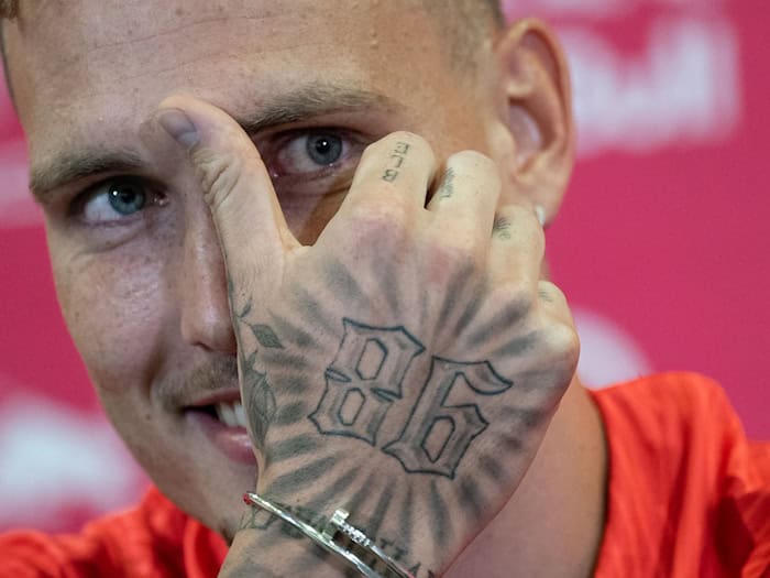 David Raum beruhigt Nagelsmann nach Tattoo-Wette im Trainingslager Herzogenaurach