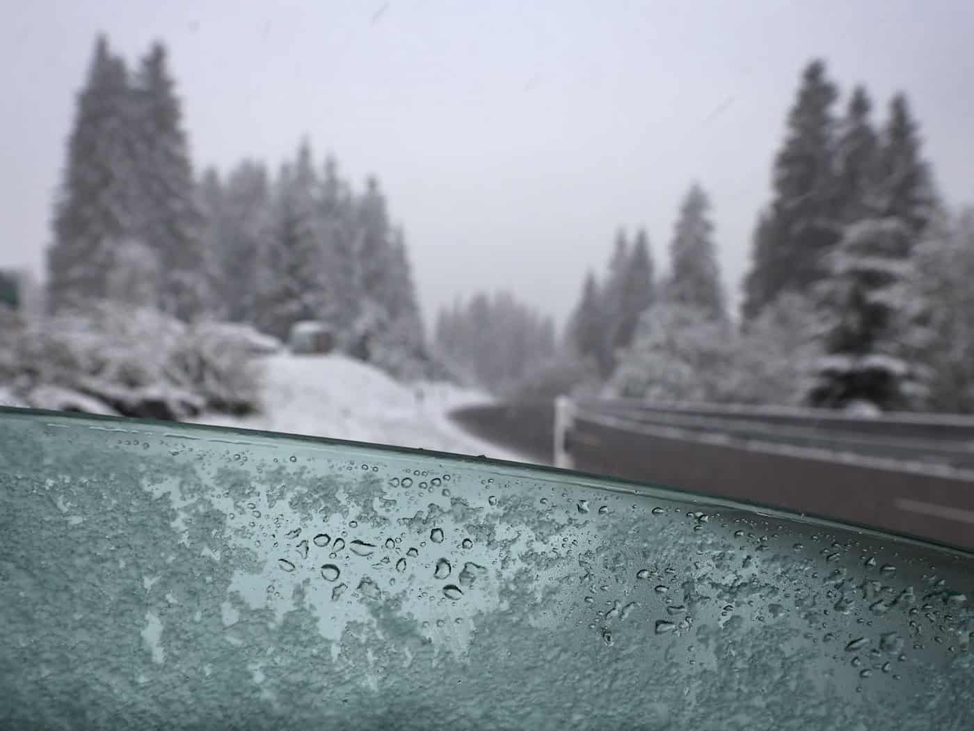 In höheren Lagen kann es erneut Schneefall geben. (Archivbild) / Foto: Karl-Josef Hildenbrand/dpa