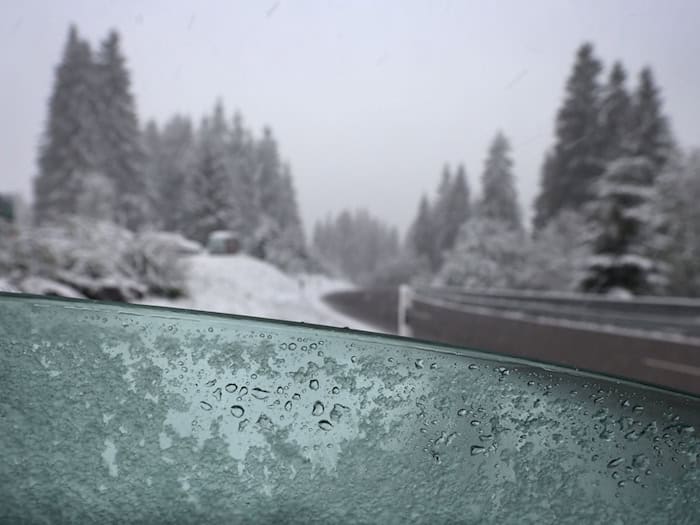 In höheren Lagen kann es erneut Schneefall geben. (Archivbild) / Foto: Karl-Josef Hildenbrand/dpa