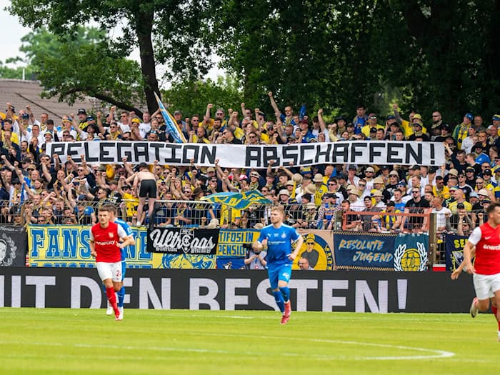 Die Diskussion um eine Reform der Regionalliga schwelt seit Jahren. (Archivbild) / Foto: David Inderlied/dpa