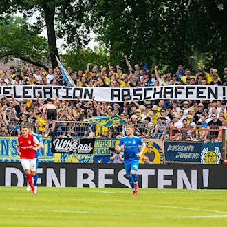 Die Diskussion um eine Reform der Regionalliga schwelt seit Jahren. (Archivbild) / Foto: David Inderlied/dpa