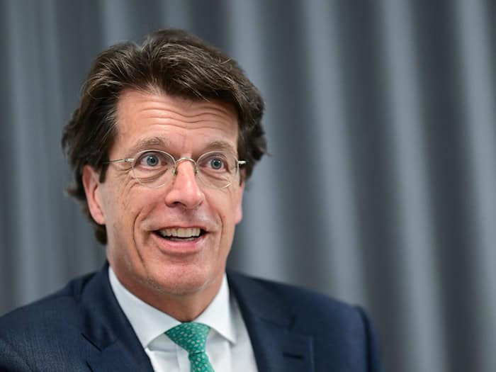 Schaeffler-Vorstandschef Klaus Rosenfeld will sein Unternehmen breiter aufstellen und Geschäftsfelder in der Raumfahrttechnik erschließen. (Archivbild)  / Foto: Sebastian Christoph Gollnow/dpa