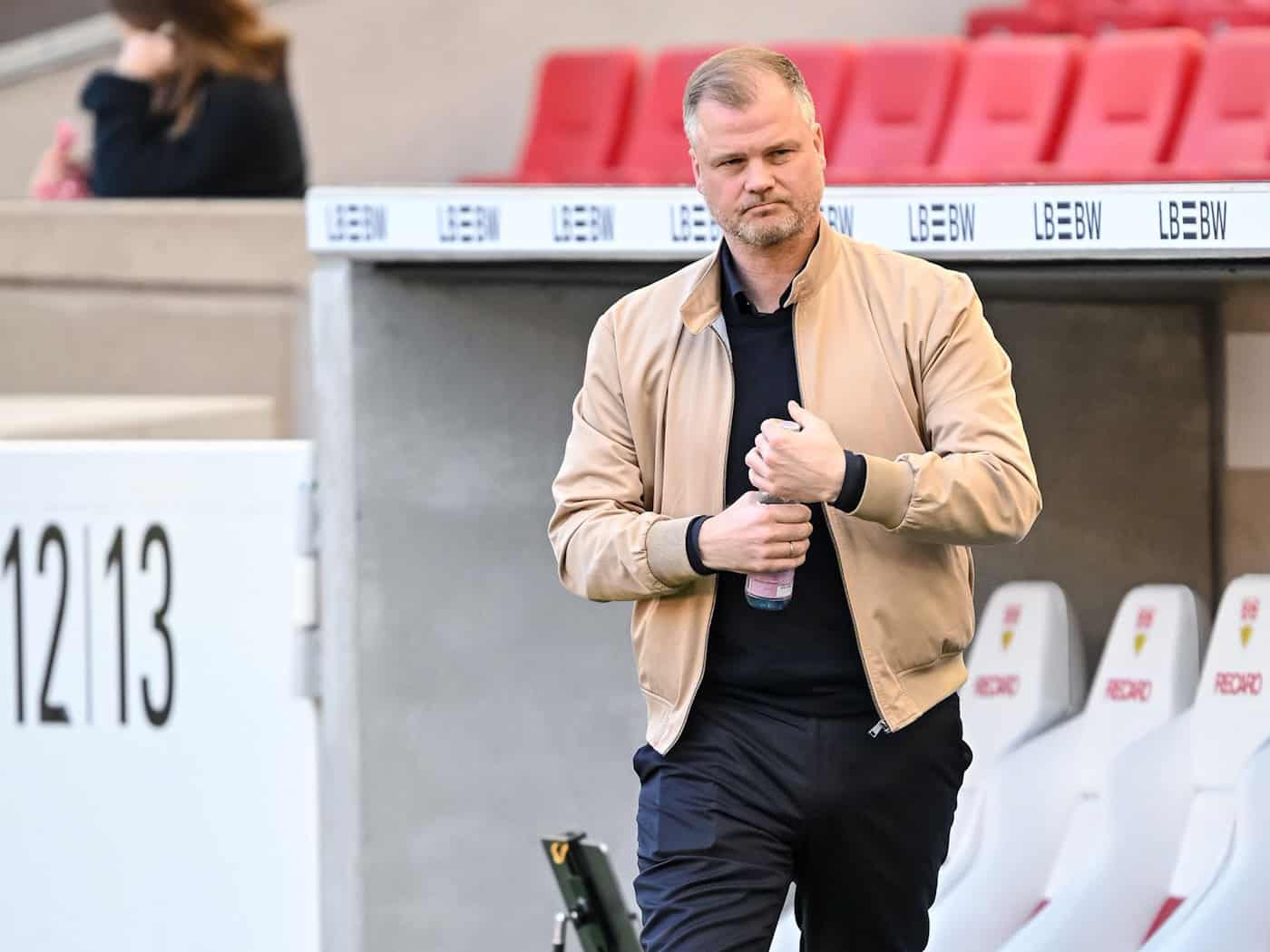 Legt sich in der Torhüterfrage öffentlich noch nicht fest: VfB-Boss Fabian Wohlgemuth. (Archivbild) / Foto: Harry Langer/dpa