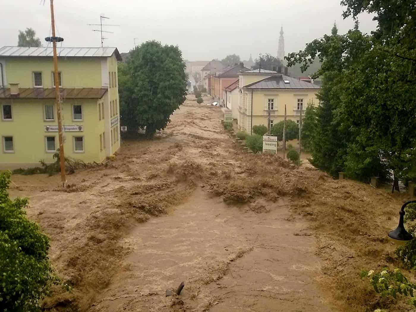 Vor fünf Jahren starben in Simbach am Inn bei einem gewaltigen Hochwasser fünf Menschen. (Archivbild) / Foto: Walter Geiring/dpa