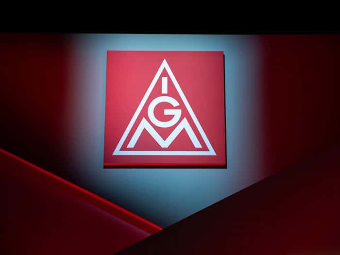 Die IG Metall hat zum ersten Mal seit zwei Jahren in Bayern wieder zu einem unbefristeten Streik gegriffen. (Archivbild) / Foto: Daniel Karmann/dpa