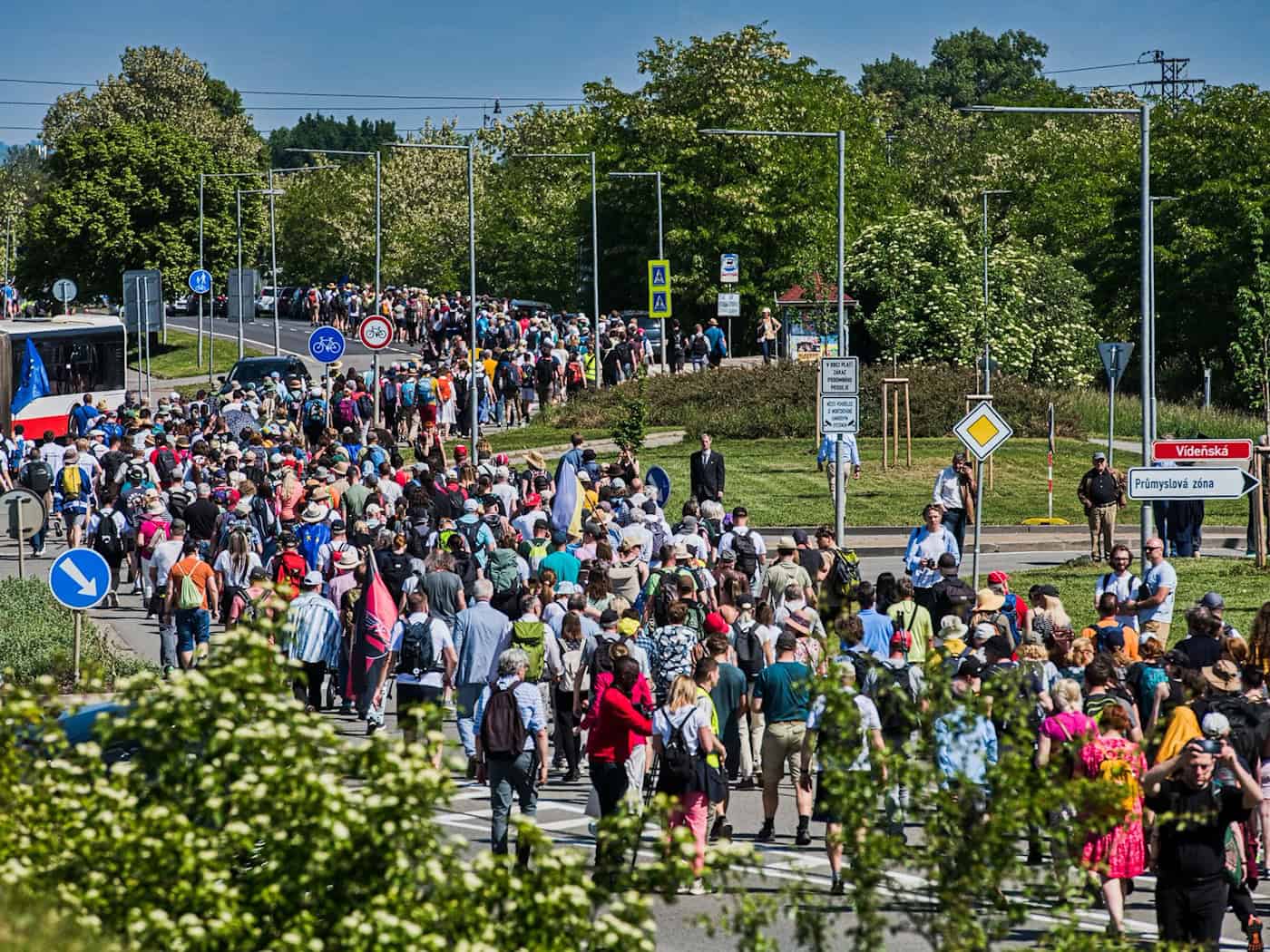 Der Versöhnungsmarsch folgt in umgekehrter Reihenfolge dem Brünner Todesmarsch, bei dem rund 27.000 Deutsche nach dem Zweiten Weltkrieg aus Brünn vertrieben wurden. / Foto: Uhlíø Patrik/CTK/dpa