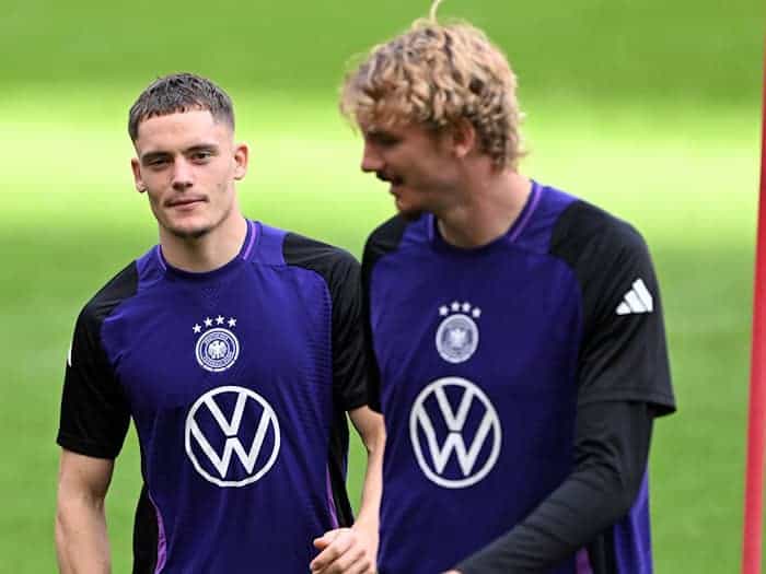 Florian Wirtz (l) und Nick Woltemade. (Archivbild) / Foto: Federico Gambarini/dpa