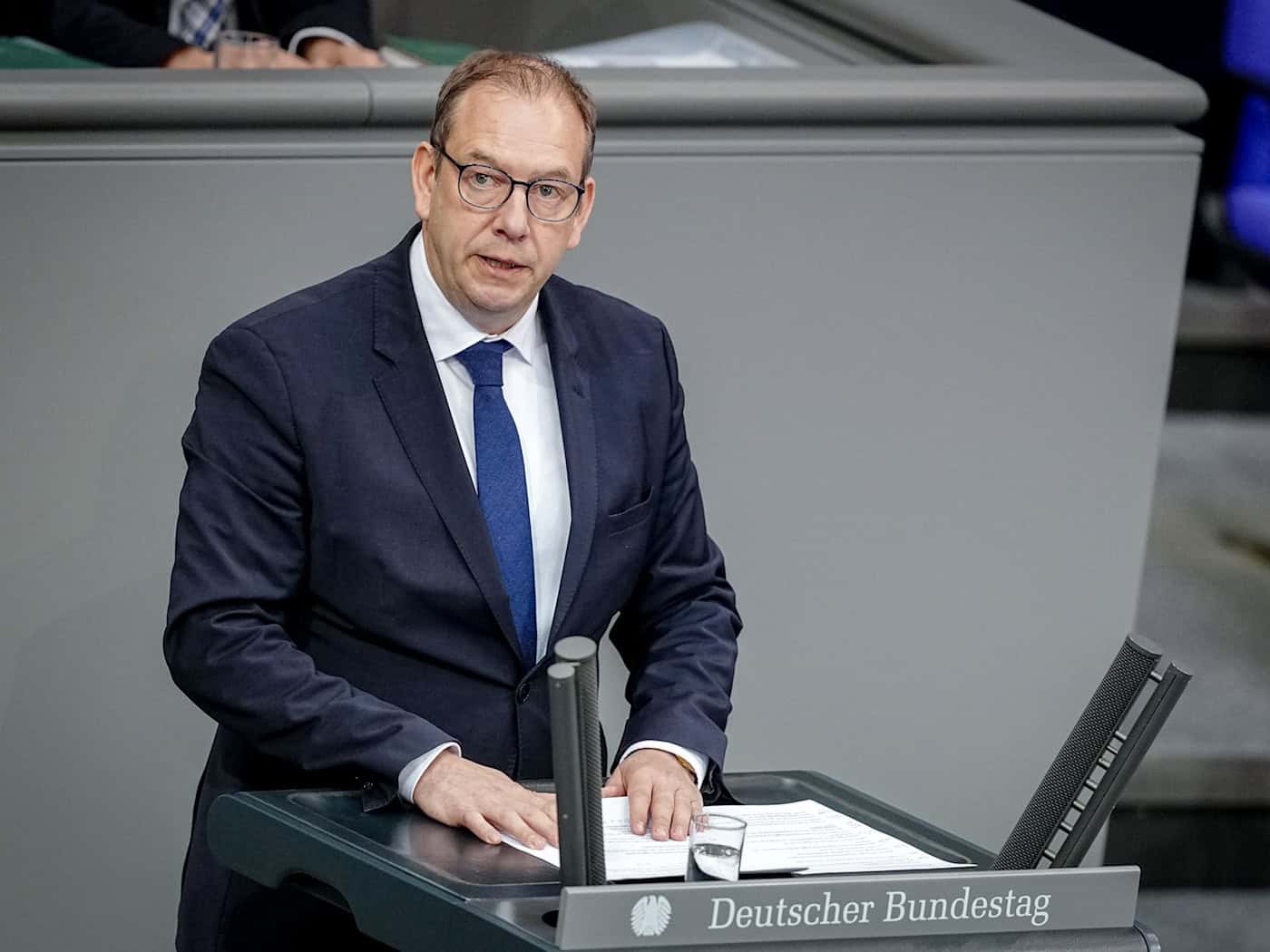 «Der Abzug von US-Kampfeinheiten ist ein schlechtes Signal für die Verteidigungsfähigkeit Deutschlands», sagte der CDU-Politiker dem «Spiegel».  / Foto: Kay Nietfeld/dpa