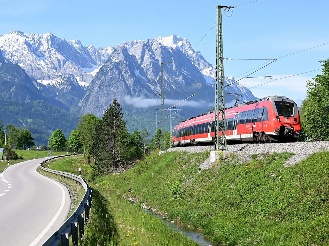 Die Züge der Werdenfelsbahn bleiben im Juni zeitweise im Depot. (Symbolbild) / Foto: Angelika Warmuth/dpa