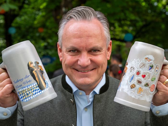 Für Wiesn-Chef Christian Scharpf ist «Skandal im Sperrbezirk» Münchner Musikgeschichte. (Archivfoto) / Foto: Peter Kneffel/dpa