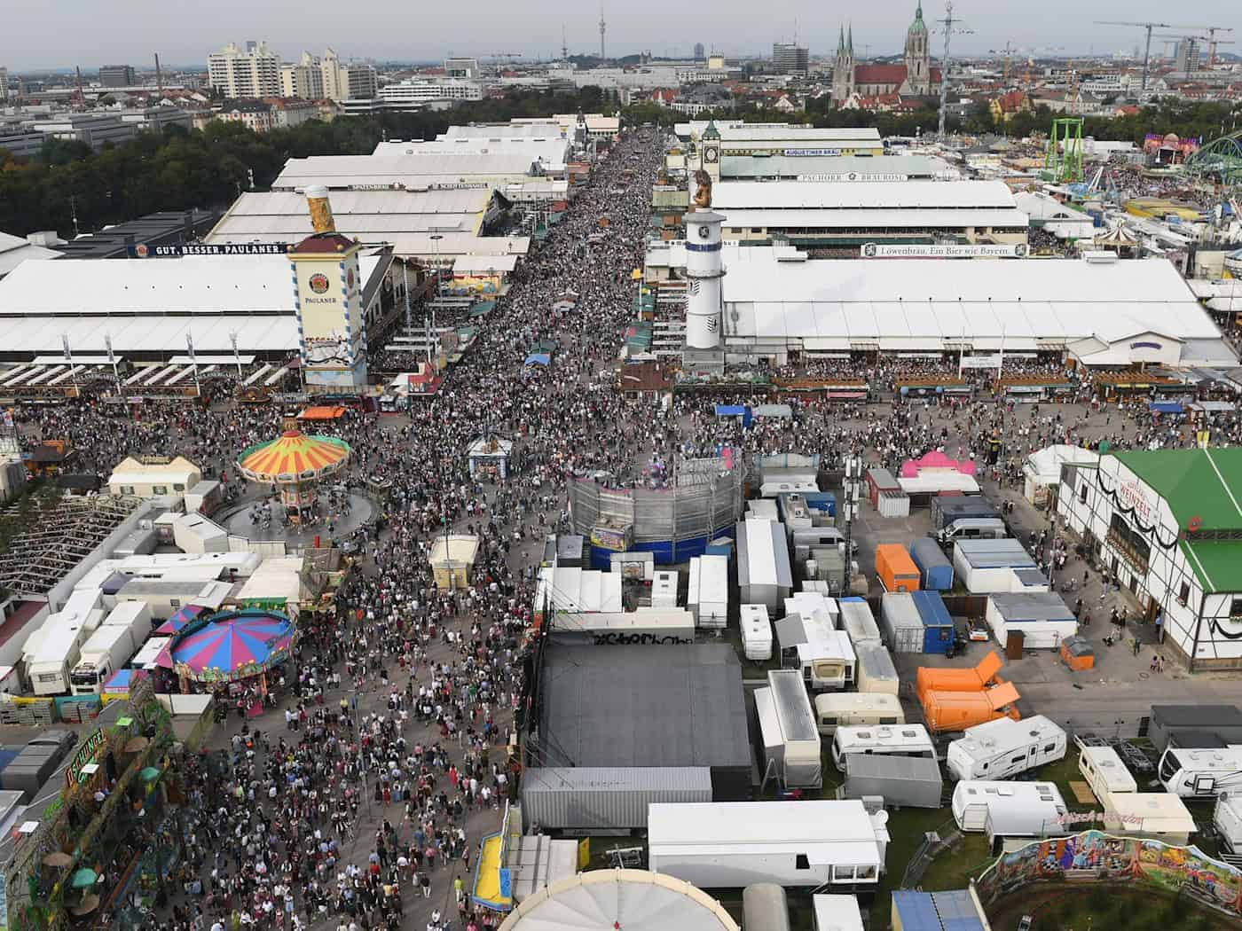 Ein Wirt hatte die Vergabepraxis für die Wiesn-Zelte angegriffen (Archiv).  / Foto: Felix Hörhager/dpa
