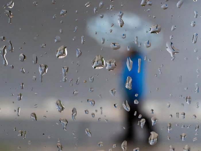 In Bayern stehen regnerische Tage bevor. (Symbolbild) / Foto: Pia Bayer/dpa