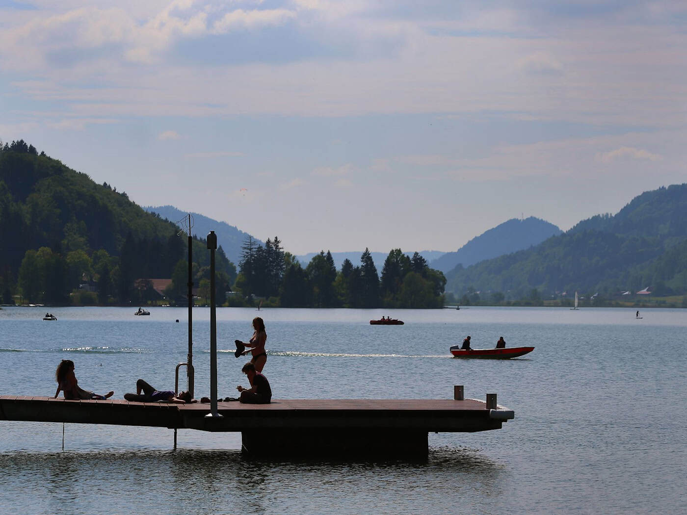 Beim Schwimmen im großen Alpsee ist ein 85-Jähriger gestorben. (Archivbild) / Foto: Karl-Josef Hildenbrand/dpa