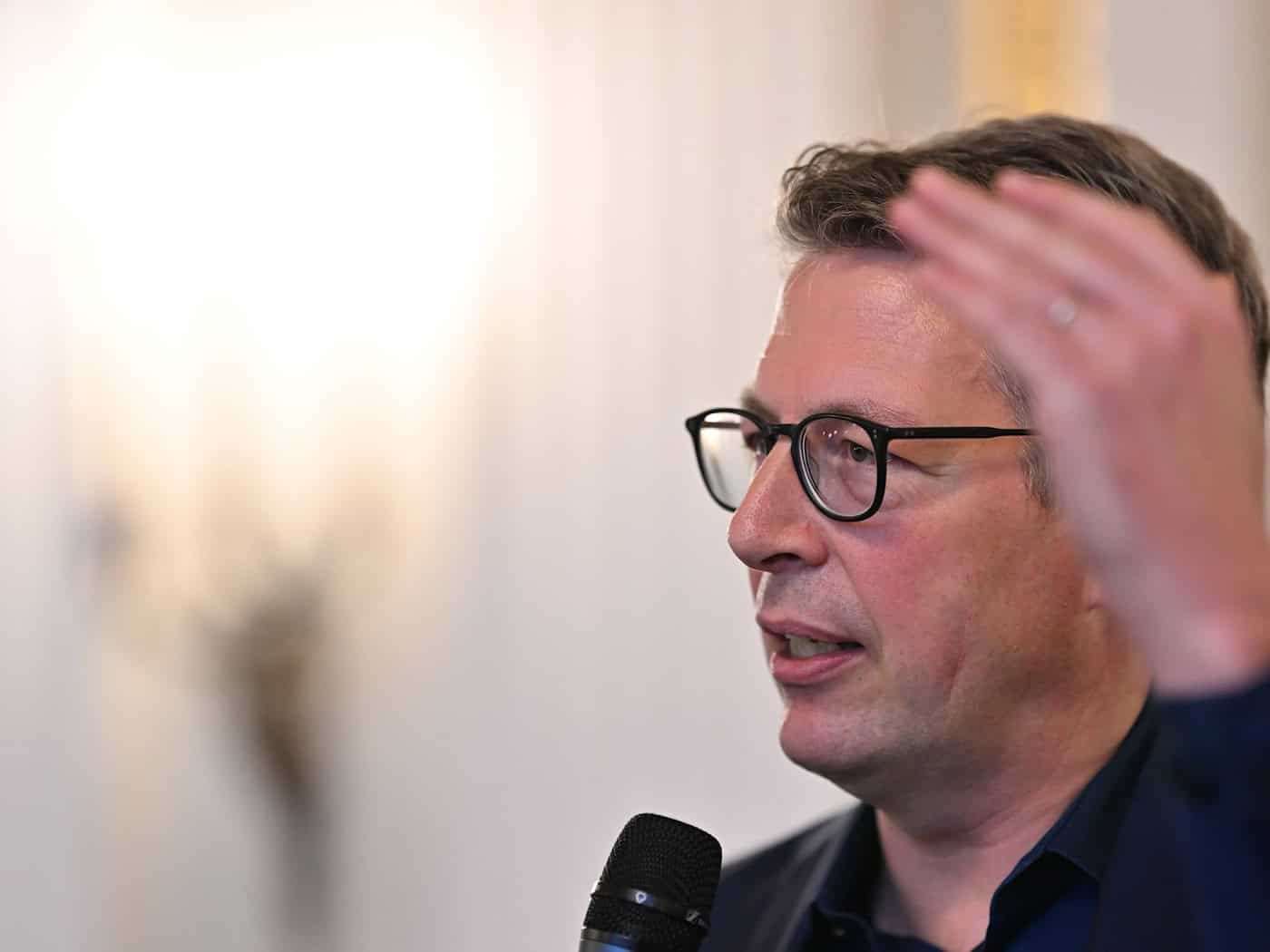 Markus Blume, CSU-Kunstminister in Bayern, hat eine klare Forderung an die Bayreuther Festspielleitung. (Archivbild) / Foto: Peter Kneffel/dpa