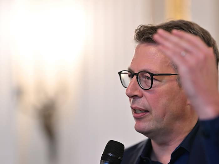 Markus Blume, CSU-Kunstminister in Bayern, hat eine klare Forderung an die Bayreuther Festspielleitung. (Archivbild) / Foto: Peter Kneffel/dpa
