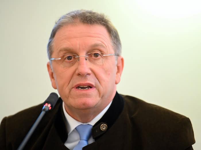Mehrere CSU-Bezirksräte in Oberfranken haben einen AfD-Antrag zur Ehrung eines AfD-Politikers unterstützt. / Foto: Nicolas Armer/dpa