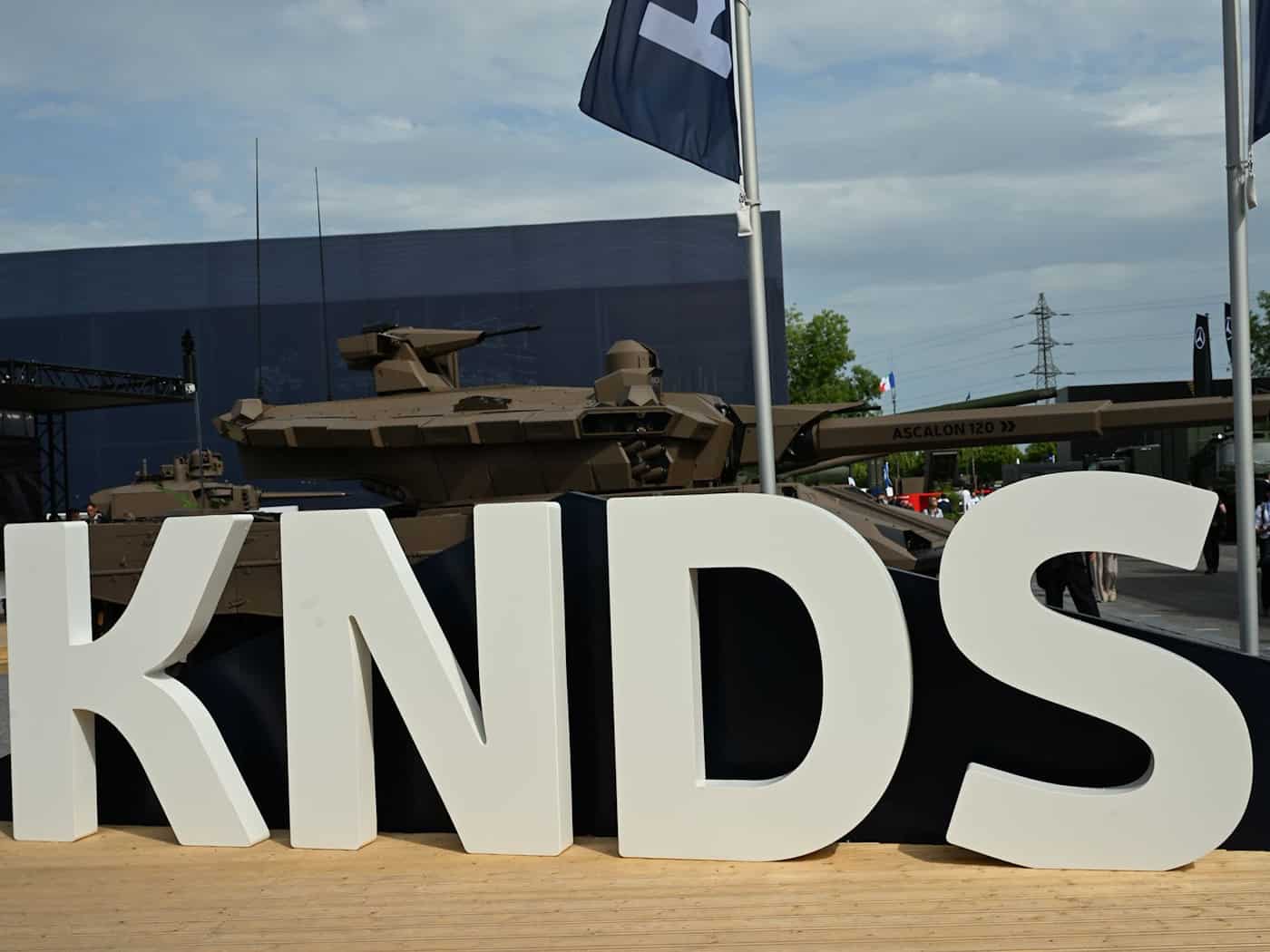 Die Bundesregierung und der französische Staat haben sich auf einen gleichen Anteil beim Panzerbauer KNDS geeinigt. (Archivbild) / Foto: Wolf von Dewitz/dpa