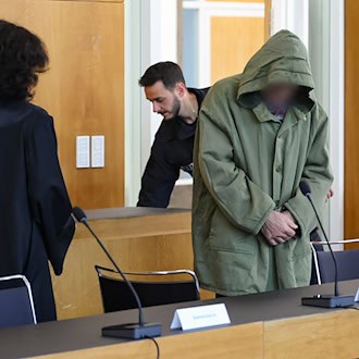 Der Verdächtige konnte erst im vergangenen Jahr gefasst werden. (Archivbild) / Foto: Daniel Löb/dpa