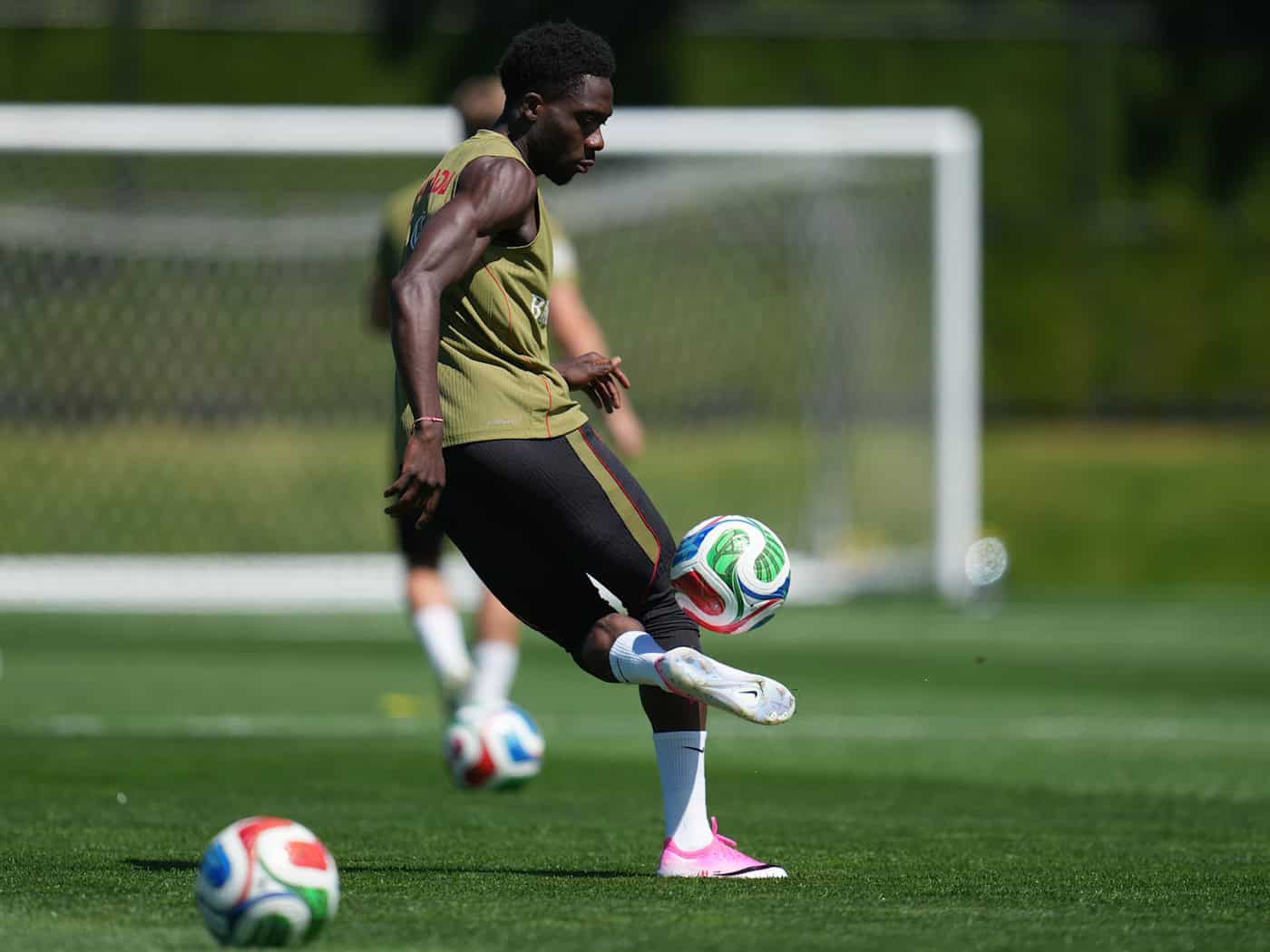 Ist im Training dabei: Alphonso Davies. / Foto: Abbie Parr/AP/dpa