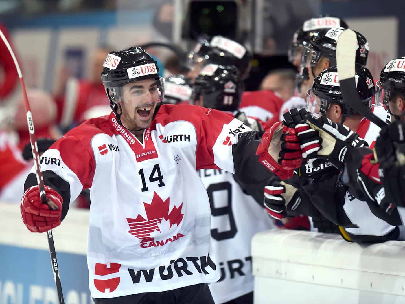 Carrick (L) gewann mit seinem Team einst den Sprengler Cup. (Archivbild) / Foto: picture alliance / dpa