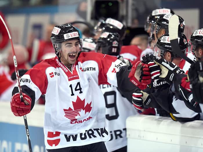 Carrick (L) gewann mit seinem Team einst den Sprengler Cup. (Archivbild) / Foto: picture alliance / dpa