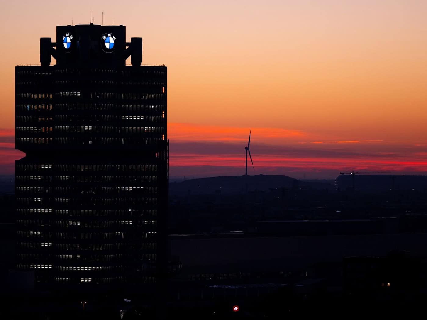 Sonnenaufgang an einem heißen Tag in München.  / Foto: Sven Hoppe/dpa