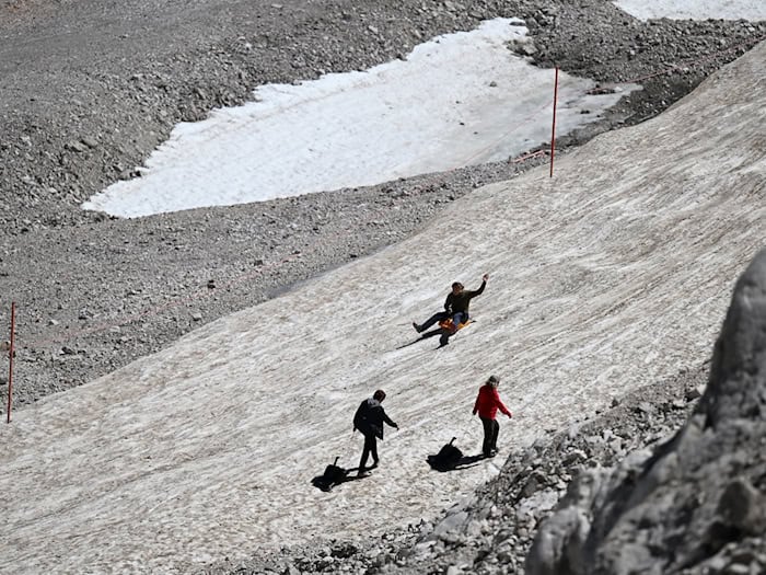 Rodeln an der Zugspitze soll bequemer werden. (Archivbild)   / Foto: Angelika Warmuth/dpa