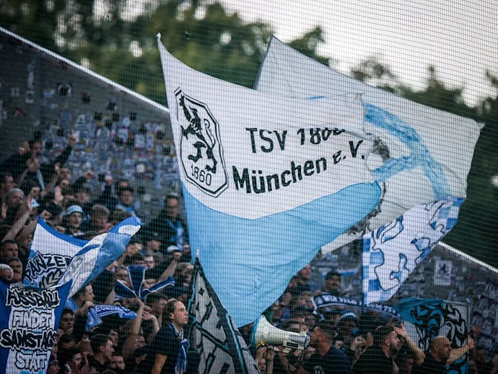 Bis heute um 17.00 Uhr mussten die Unterlagen beim DFB vorliegen. (Archivbild) / Foto: Christoph Reichwein/dpa