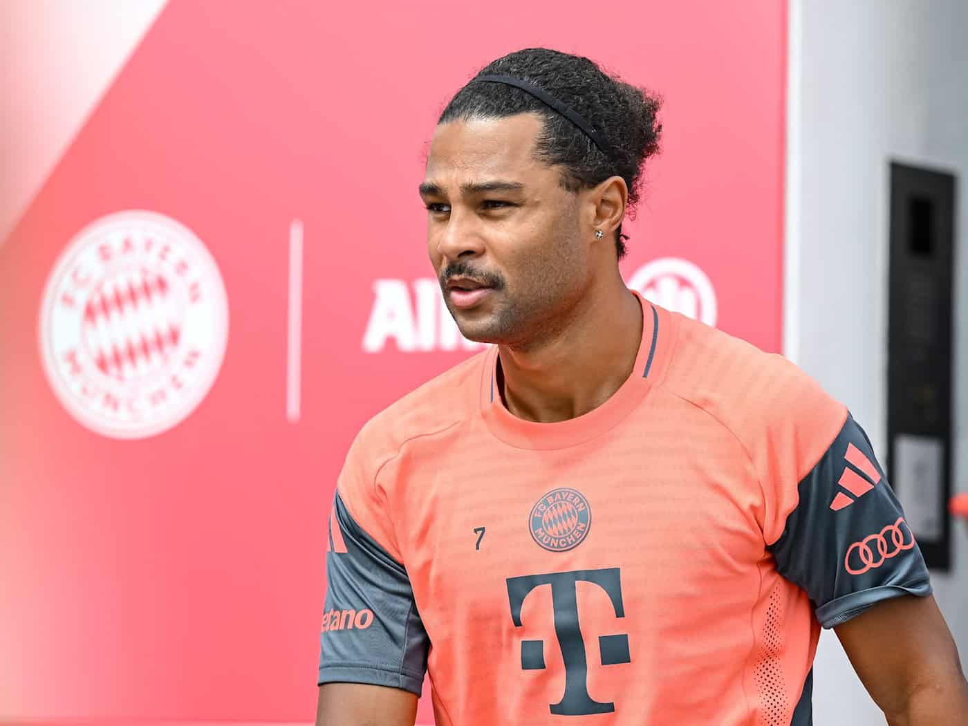 Serge Gnabry trainierte in dieser Woche an der Säbener Straße. (Archivbild) / Foto: Harry Langer/dpa