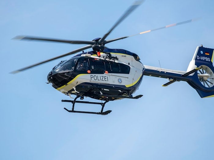 Die Polizei suchte am Nachmittag auch mit einem Hubschrauber nach dem Mann. (Symbolbild) / Foto: Stefan Puchner/dpa
