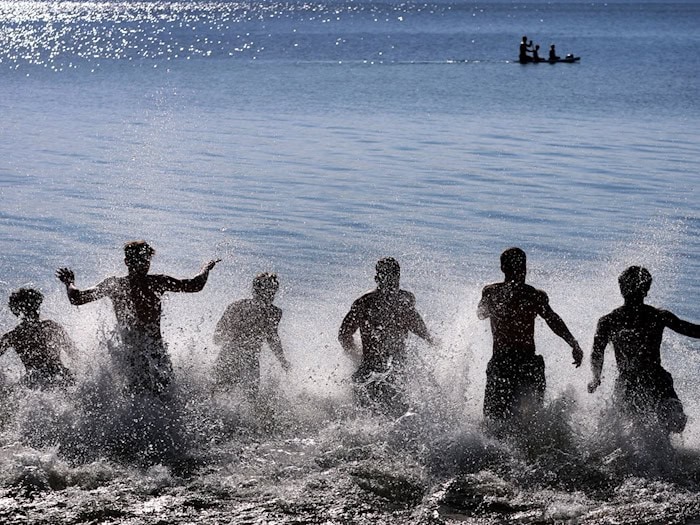 Die frühe Sommerhitze lockt viele Menschen ans Wasser, manchmal mit dramatischen Folgen. (Symbolbild) / Foto: Karl-Josef Hildenbrand/dpa