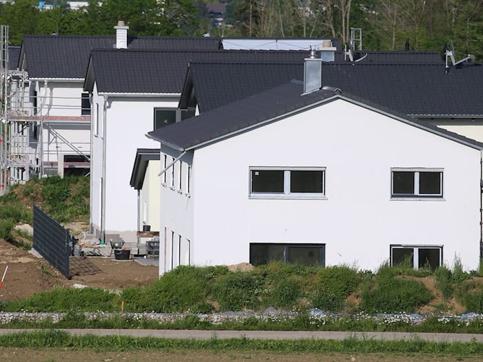 Zum fünften Mal in Folge hat die Interhyp untersucht, wie Menschen in Deutschland die Leistbarkeit von Immobilien einschätzen. (Symbolbild) / Foto: Karl-Josef Hildenbrand/dpa/dpa-tmn