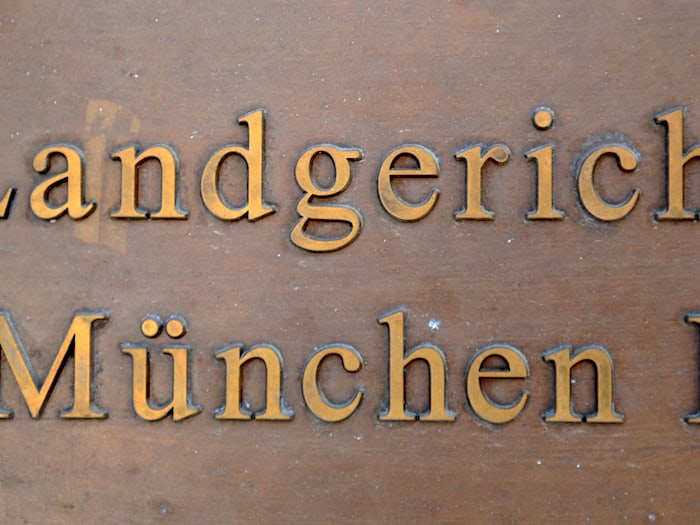 Nach einem Urteil des Landgerichts München I haftet Google für die generierten KI-Übersichten in der Google-Suche. (Archivbild)  / Foto: Frank Leonhardt/dpa