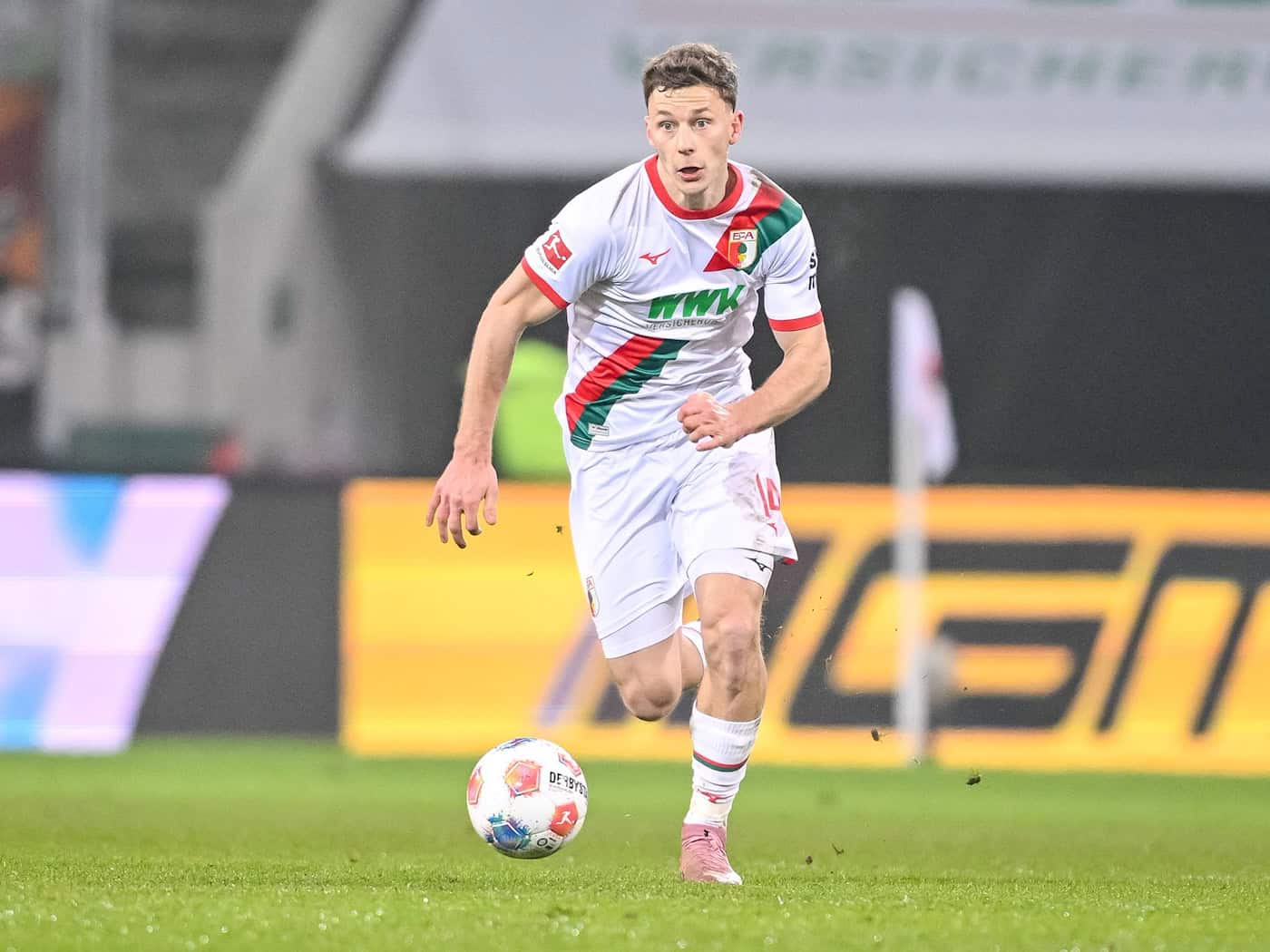 Trägt auch in der kommenden Saison das FCA-Trikot: Yannik Keitel. (Archivbild) / Foto: Harry Langer/dpa
