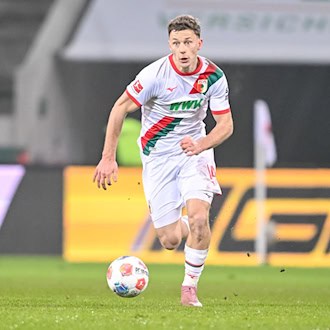 Trägt auch in der kommenden Saison das FCA-Trikot: Yannik Keitel. (Archivbild) / Foto: Harry Langer/dpa