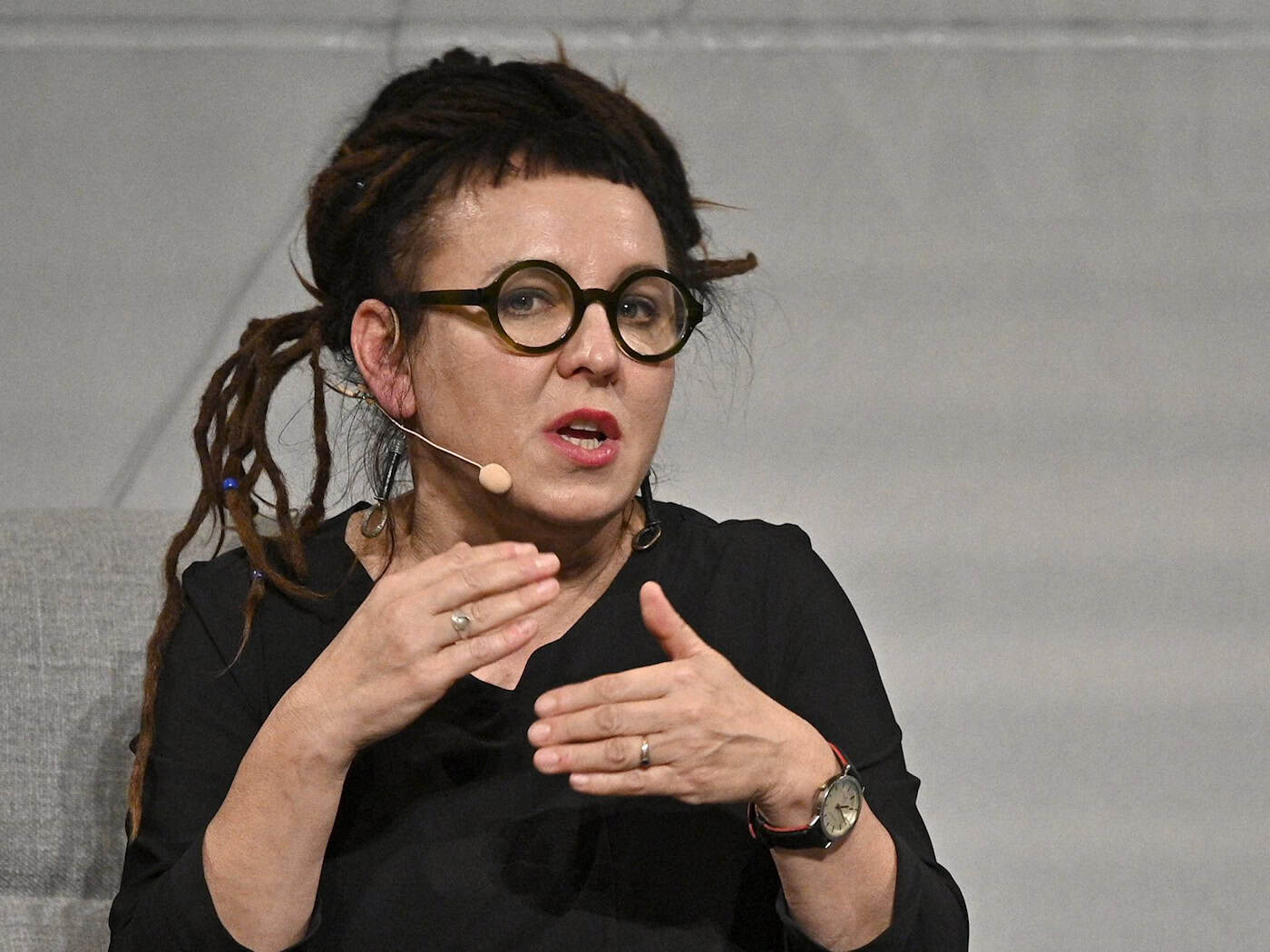 Olga Tokarczuk hat darüber gesprochen, wie sehr ihr die KI mittlerweile beim Schreiben hilft - und damit einen Aufschrei produziert. (Archivbild) / Foto: Hans Punz/APA/dpa