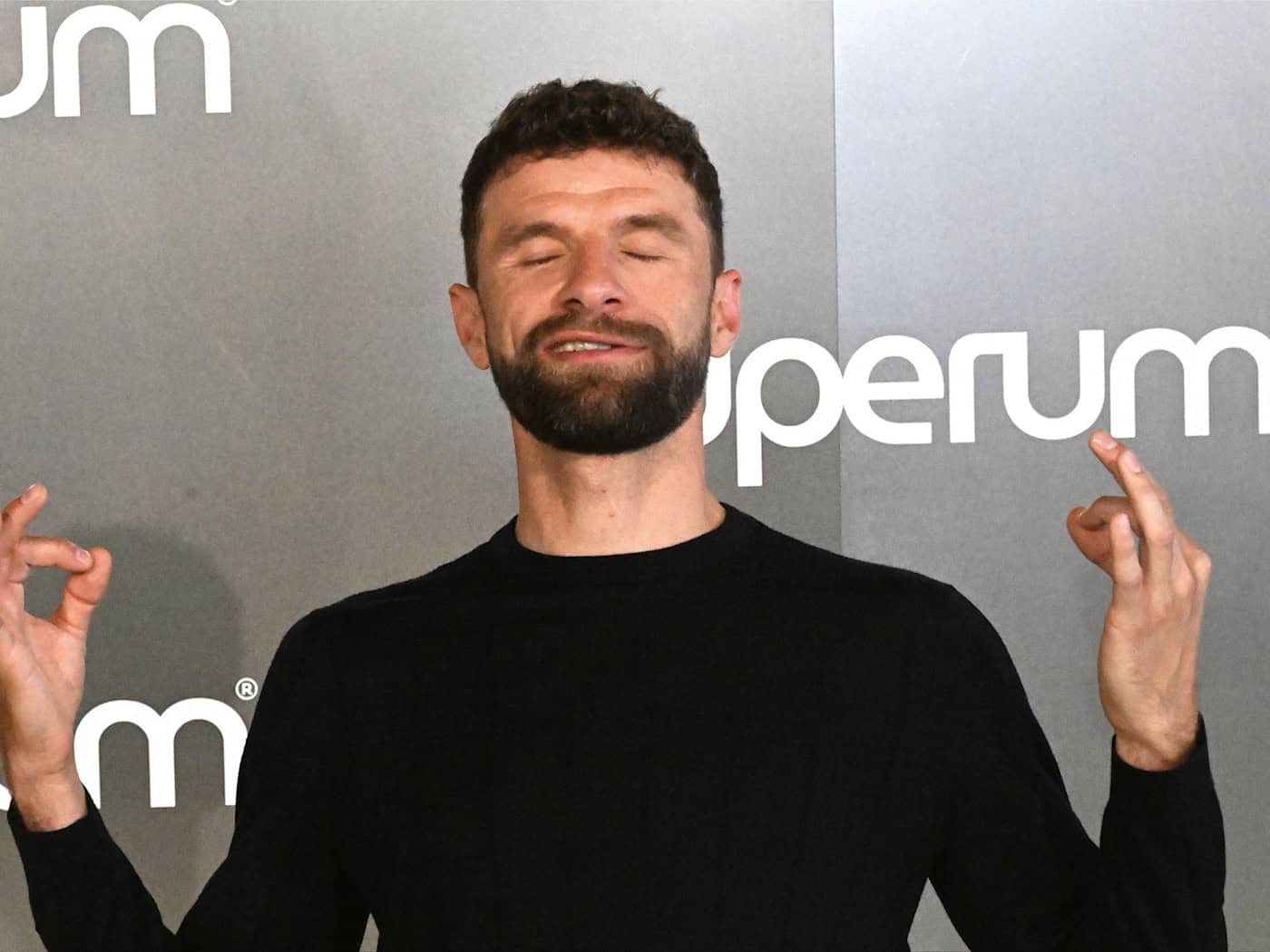 Thomas Müller ist bei der WM als TV-Experte im Einsatz. / Foto: Felix Hörhager/dpa