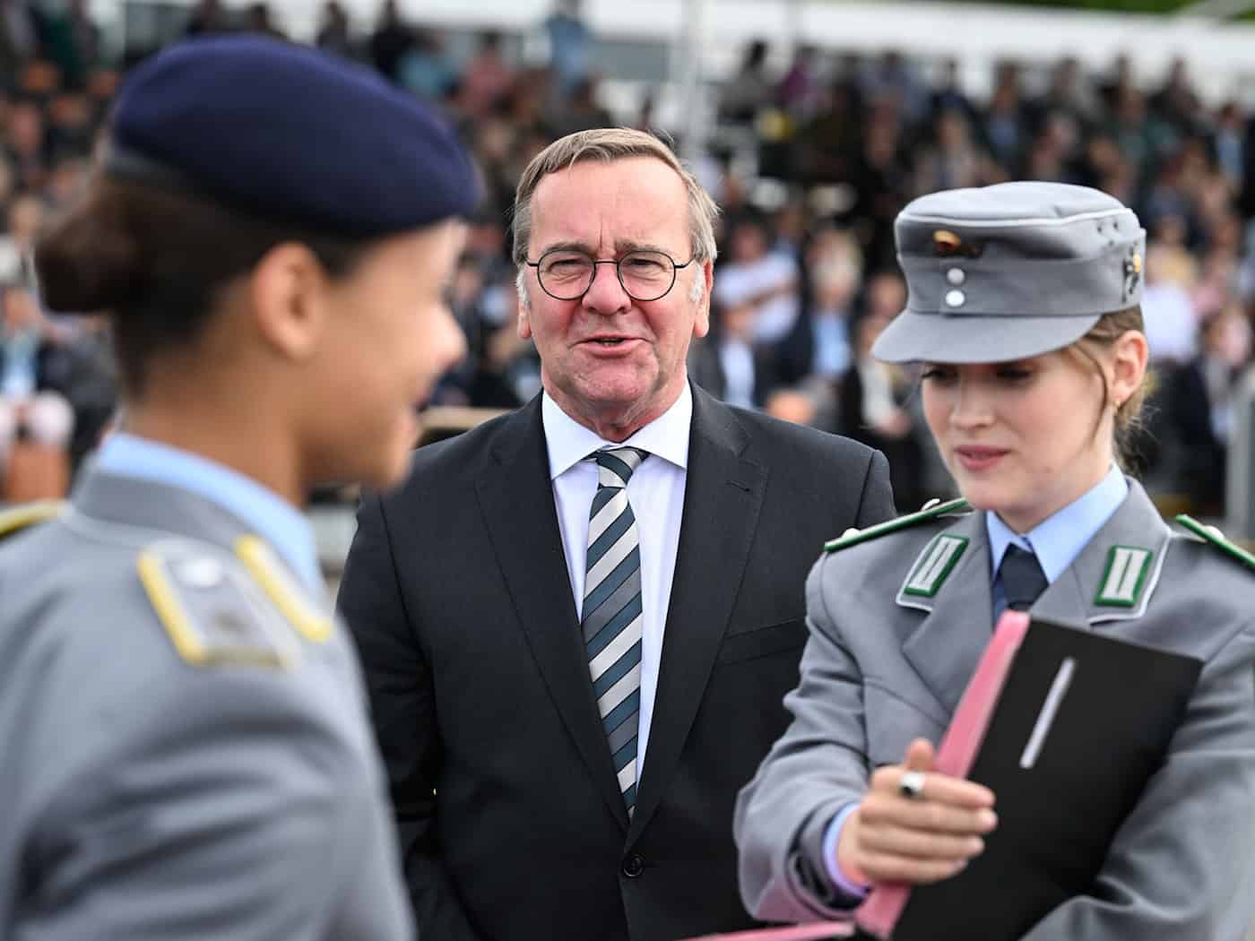 Verteidigungsminister Boris Pistorius (SPD) ist mit der Resonanz am Bundeswehr-Aktionstag zufrieden. / Foto: Sven Hoppe/dpa