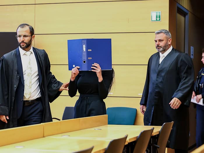 Die Angeklagte sitzt seit Herbst in Untersuchungshaft. (Archivbild) / Foto: Daniel Löb/dpa