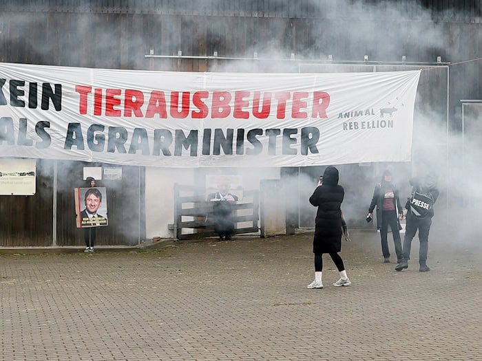 Kurz nach der Protestaktion zog Felßner seine Kandidatur für das Amt des Bundesagrarministers zurück. (Archivbild) / Foto: ---/dpa
