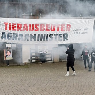 Kurz nach der Protestaktion zog Felßner seine Kandidatur für das Amt des Bundesagrarministers zurück. (Archivbild) / Foto: ---/dpa