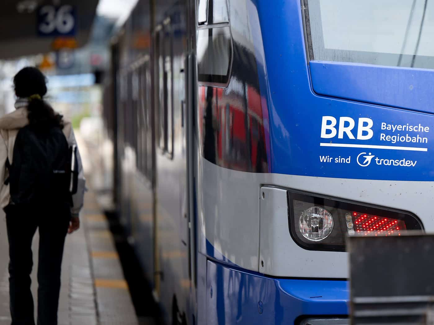 Der Zugverkehr zwischen Kreuzstraße und Westerham kann wieder aufgenommen werden.  / Foto: Sven Hoppe/dpa