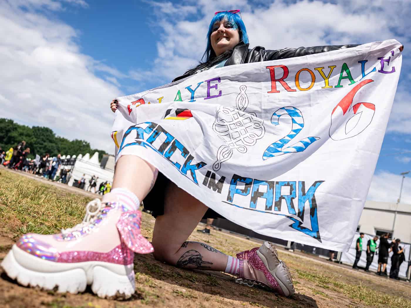 Bei Rock im Park sollen nach Angaben der Veranstalter rund 80.000 Musikfans vor den Bühnen feiern.  / Foto: Daniel Karmann/dpa