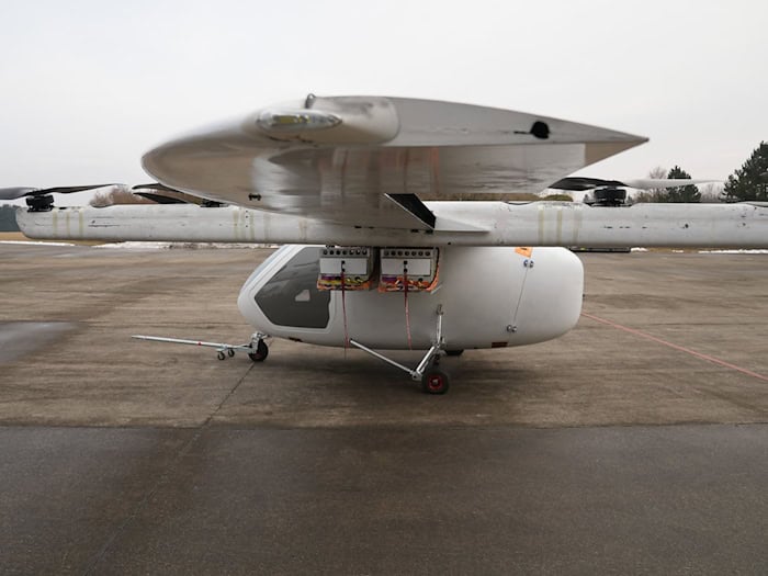 Der "Romeo" getaufte Prototyp eines Senkrechtstarters mit Hybrid-Antrieb diente als Grundlage für die Entwicklung einer etwas kleineren Drohne, die schon 2028 auf den Markt kommen soll. (Archiv) / Foto: Ehsan Monajati/dpa