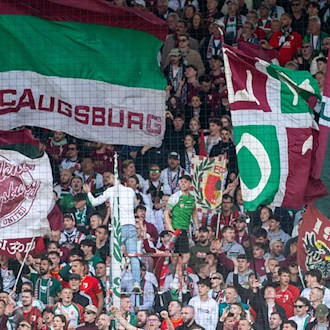 Der FC Augsburg beginnt am 13. Juli mit seiner Sommervorbereitung. (Archivbild) / Foto: Soeren Stache/dpa