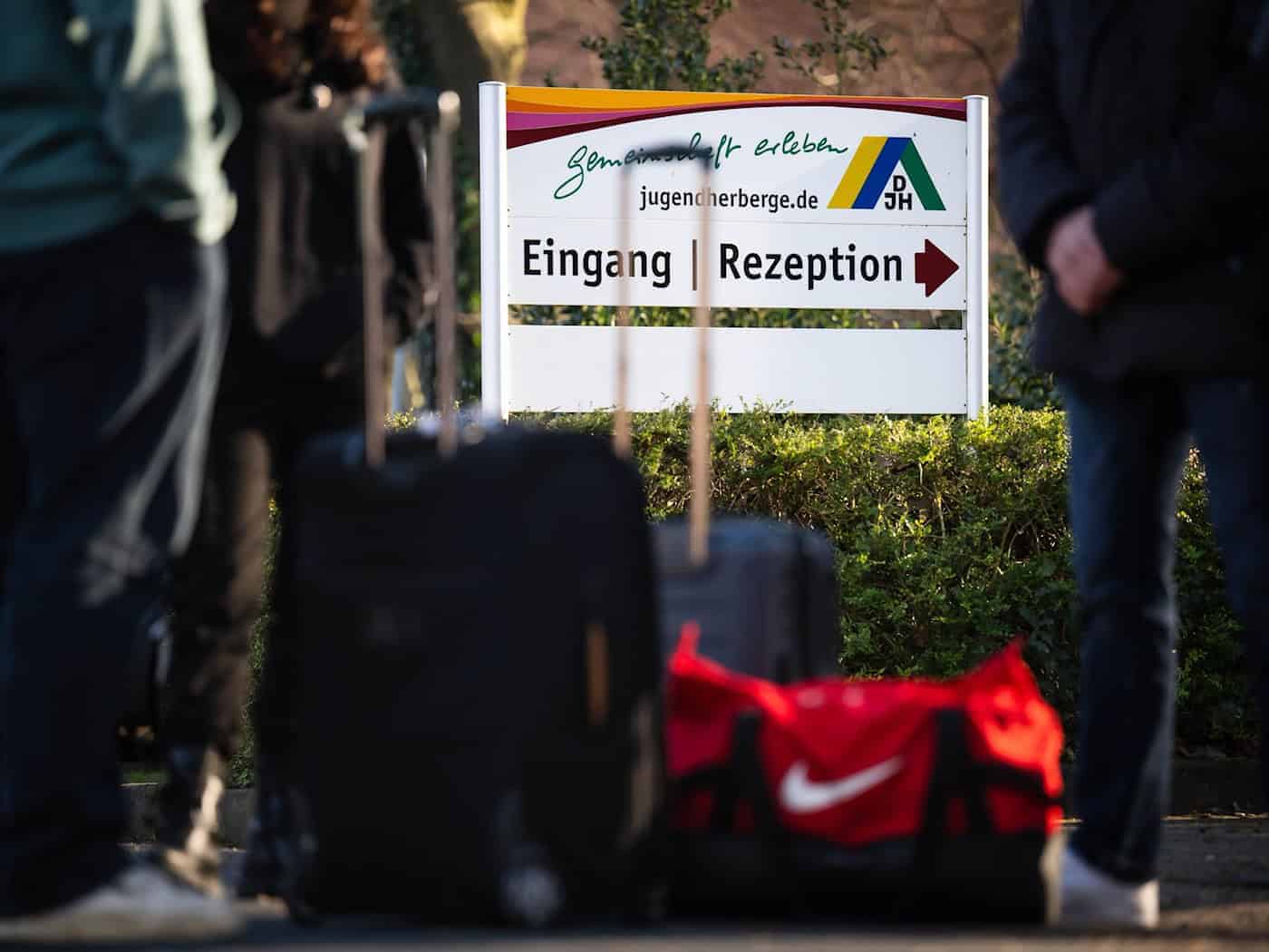 Viele erinnern sich noch nach Jahren an die Fahrten mit der Schule. (Symbolbild) / Foto: Sina Schuldt/dpa