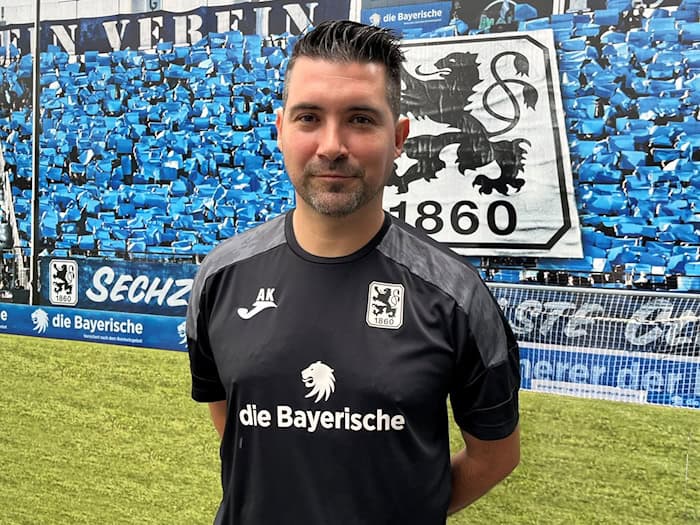 Legt mit einer 1860-Mannschaft los: Trainer Kayabunar. (Archivbild) / Foto: Christian Kunz/dpa