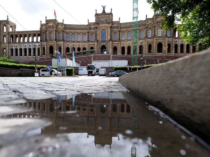 Die Abgeordneten des bayerischen Landtags bekommen ab Juli mehr Geld. / Foto: A4366 Sven Hoppe/dpa