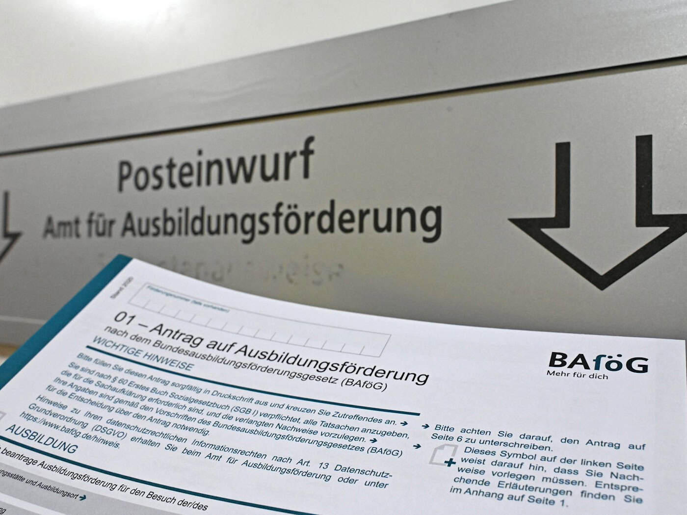 Eine Bafög-Reform soll kommen - nur wann? (Illustration) / Foto: Elisa Schu/dpa