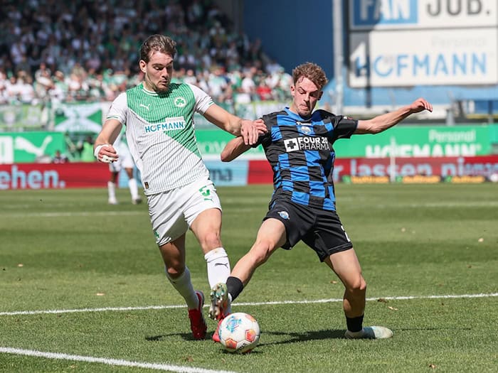 Münz (l) verlässt die SpVgg Greuther Fürth. (Archivfoto) / Foto: Daniel Löb/dpa